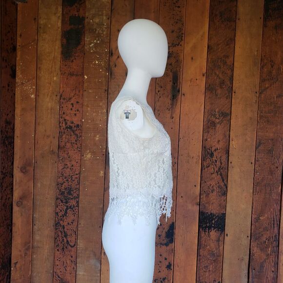 Vintage Romantic Feminine Lace & Velvet Top - Picture 7 of 12